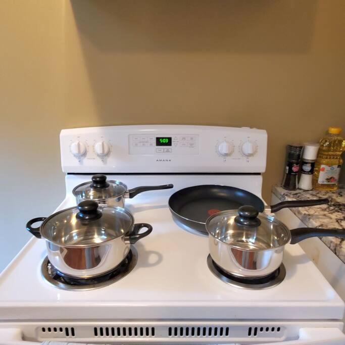 Private 2 Bedrooms Suite Near Hwy 1, Cultus Lake, Heritage Park, Fishing, Coliseum تشيليواك المظهر الخارجي الصورة