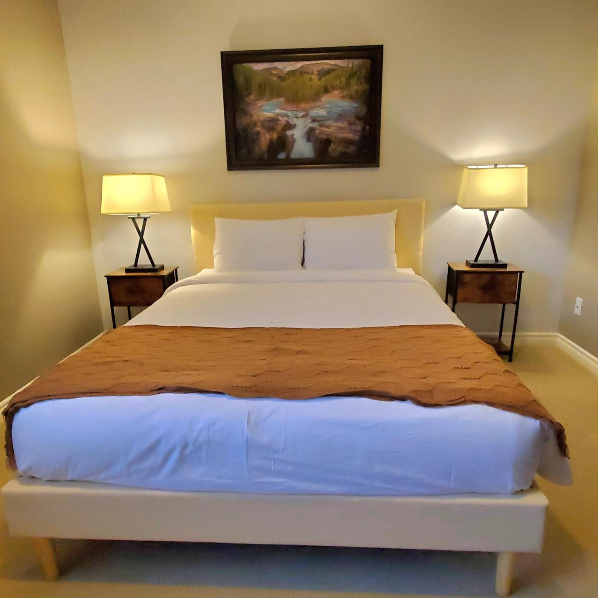 Private 2 Bedrooms Suite Near Hwy 1, Cultus Lake, Heritage Park, Fishing, Coliseum تشيليواك المظهر الخارجي الصورة