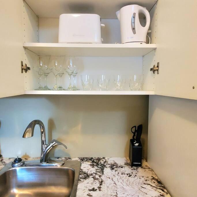 Private 2 Bedrooms Suite Near Hwy 1, Cultus Lake, Heritage Park, Fishing, Coliseum تشيليواك المظهر الخارجي الصورة
