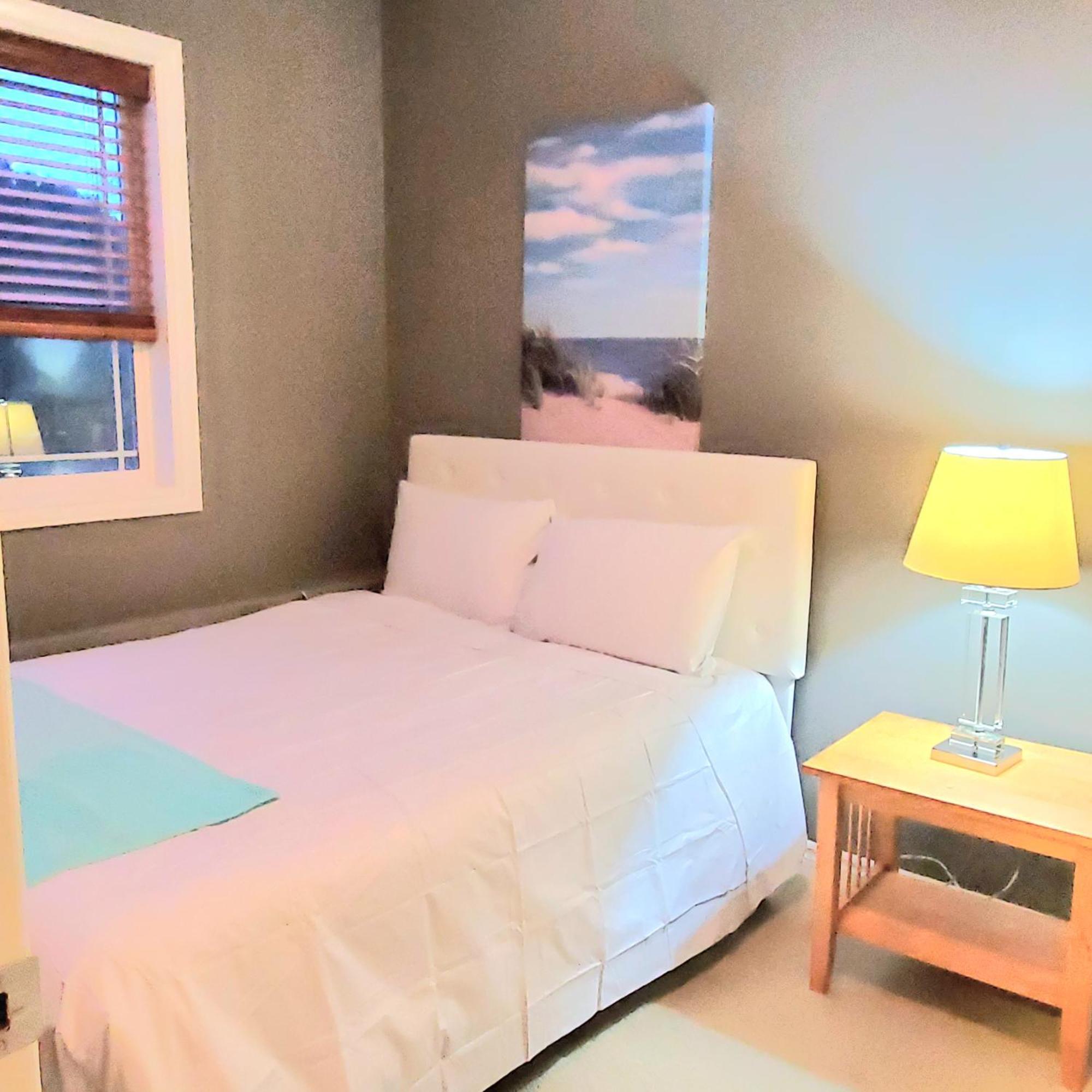 Private 2 Bedrooms Suite Near Hwy 1, Cultus Lake, Heritage Park, Fishing, Coliseum تشيليواك الغرفة الصورة