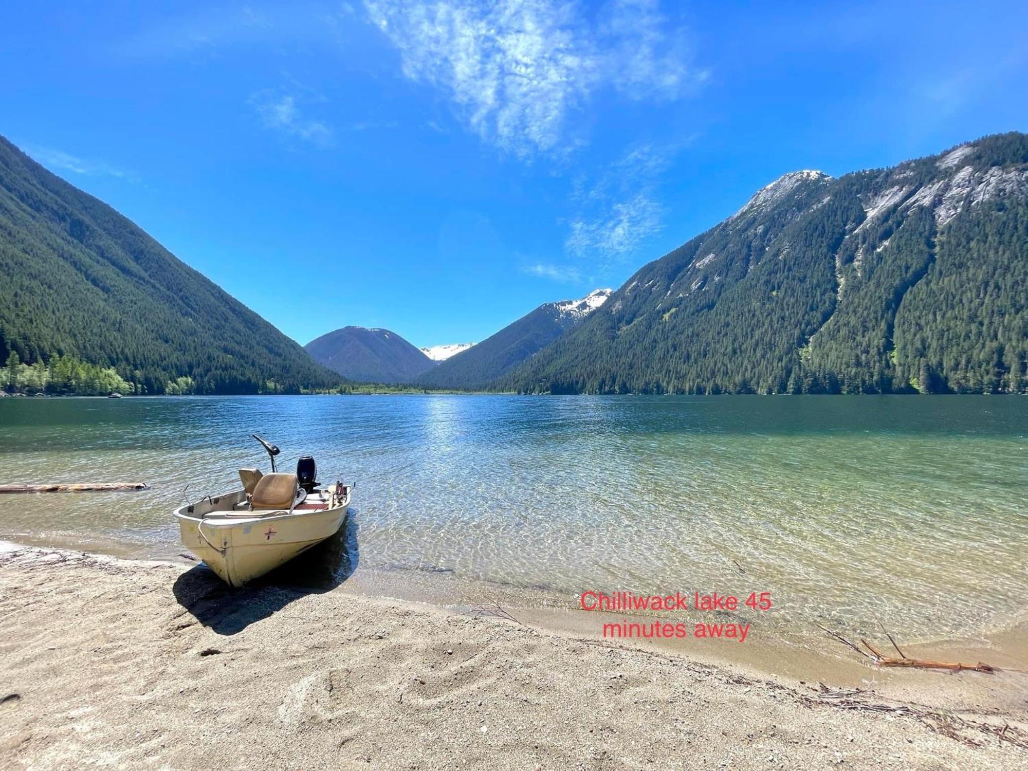 Private 2 Bedrooms Suite Near Hwy 1, Cultus Lake, Heritage Park, Fishing, Coliseum تشيليواك المظهر الخارجي الصورة